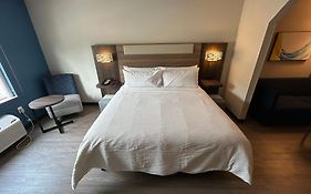Holiday Inn Express & Suites Dania Beach - Airport Area